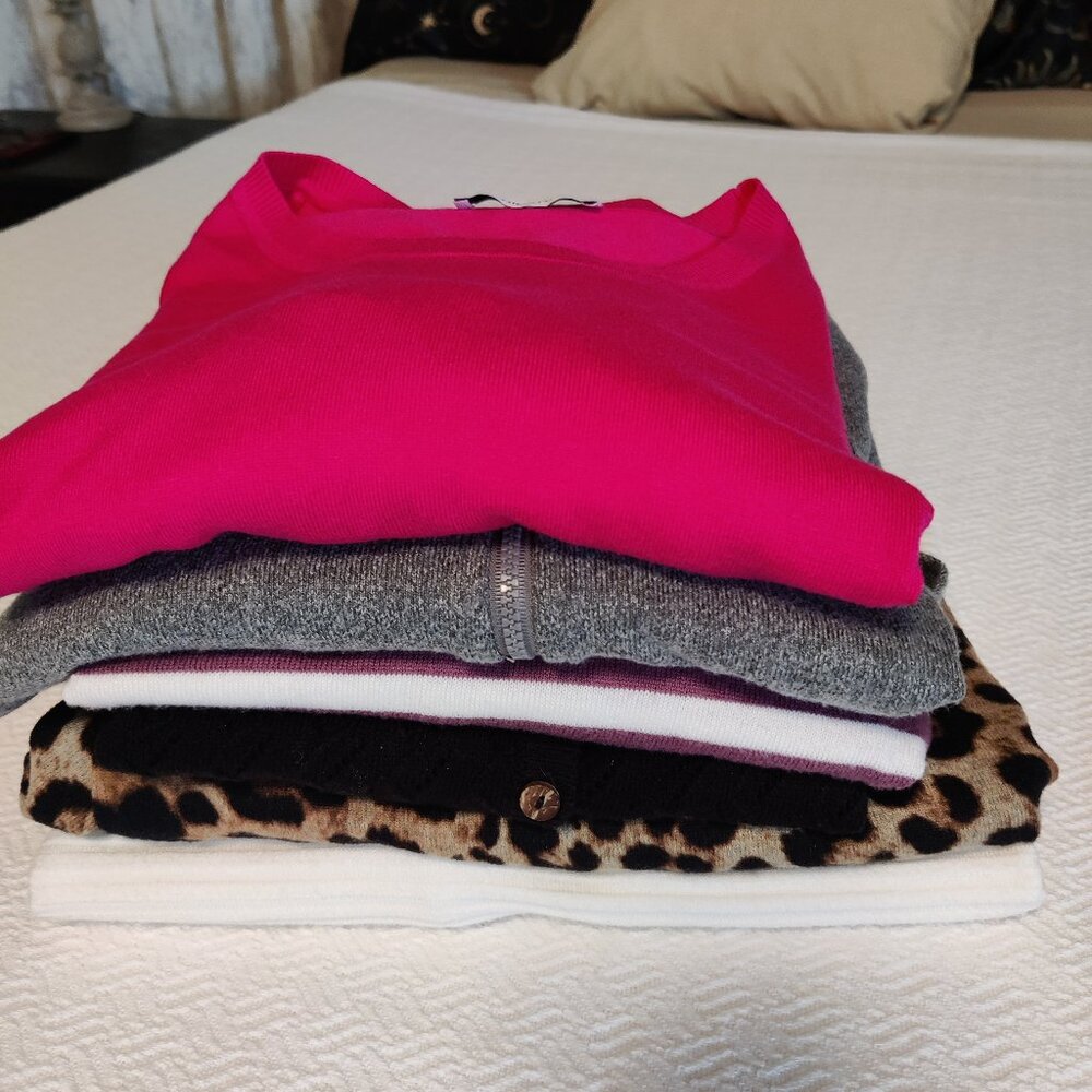 Bundle of 6 Sweaters – 2.25 kg of Pure Cozy Fun! 🎉